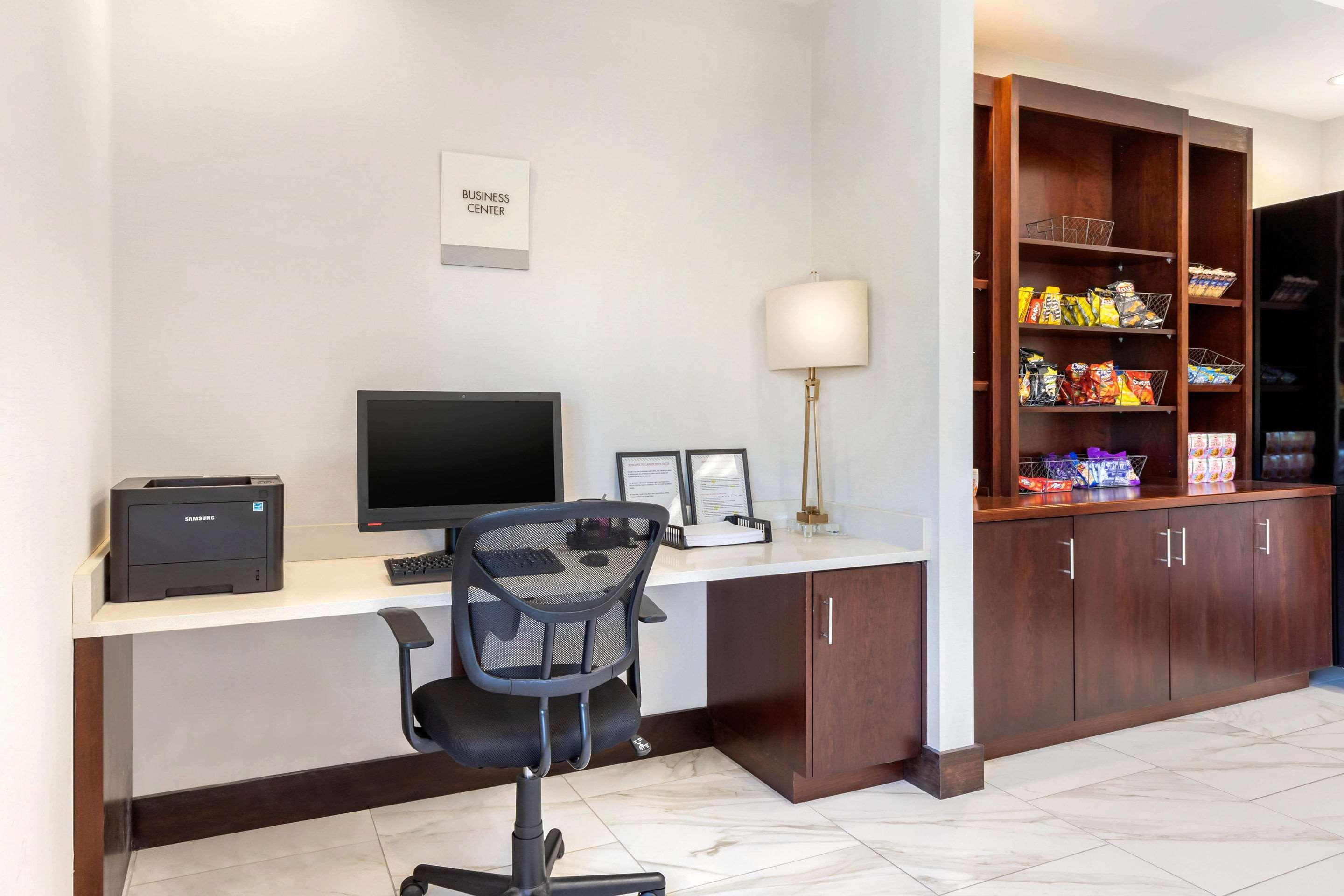 Days Inn And Suites By Wyndham Oxford Kültér fotó