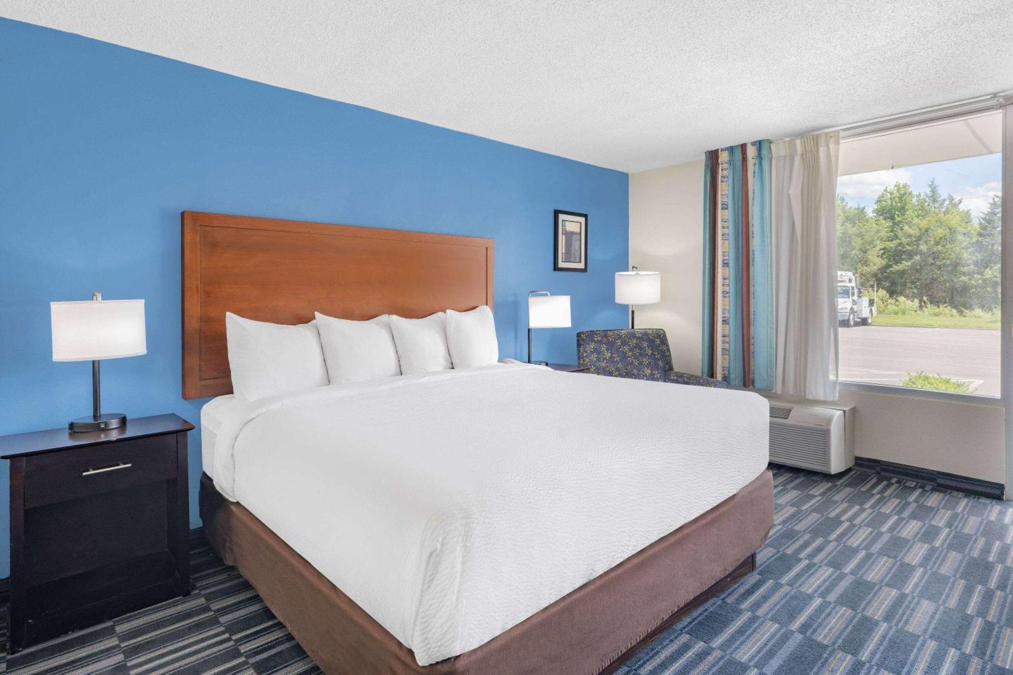 Days Inn And Suites By Wyndham Oxford Kültér fotó